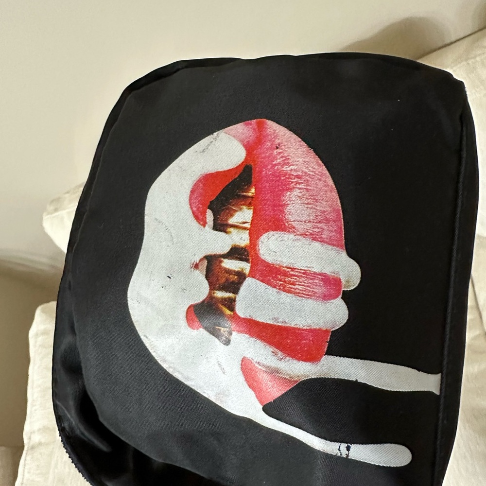 Kylie jenner kylie lipkit makeup pouch